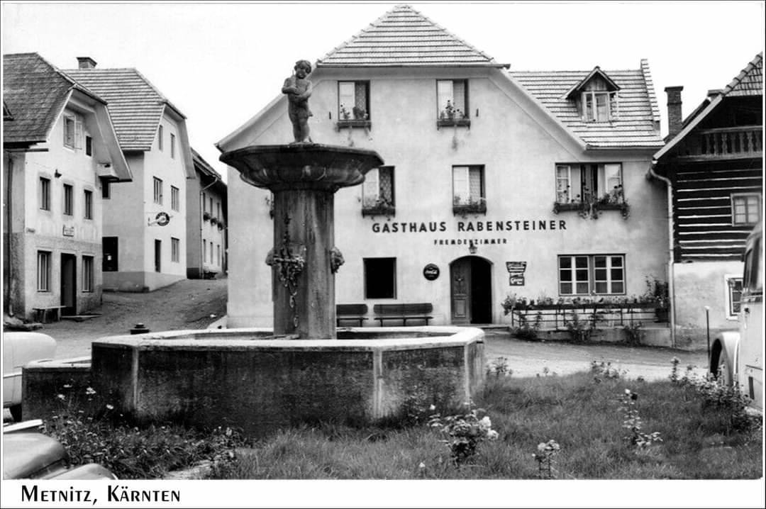 Brunnen, Brunnenfigur, Gasthaus, Jarzhaus, Kärnten, Leser, Marktplatz, Messnerhaus, Metnitz, Rabensteiner