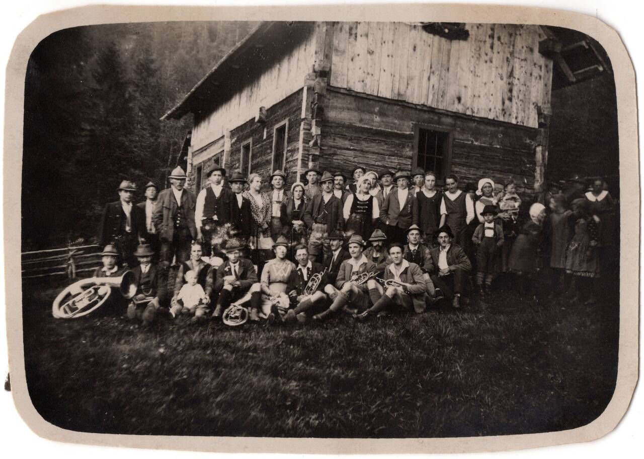 Hütte, Musikanten, Personen