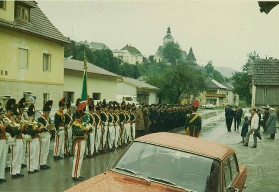 75 Jahre FF Metnitz, Färber, Färberwirt, Feuerwehr, FF Metnitz, Freiwillige Feuerwehr, Garde, Gründungsfest, Jubiläum, Jubiläumsfest, Metnitz, Musik, Priv. Schützenkorps Metnitz, Schützen, Schützengarde, Schützenkapelle, Untermarkt