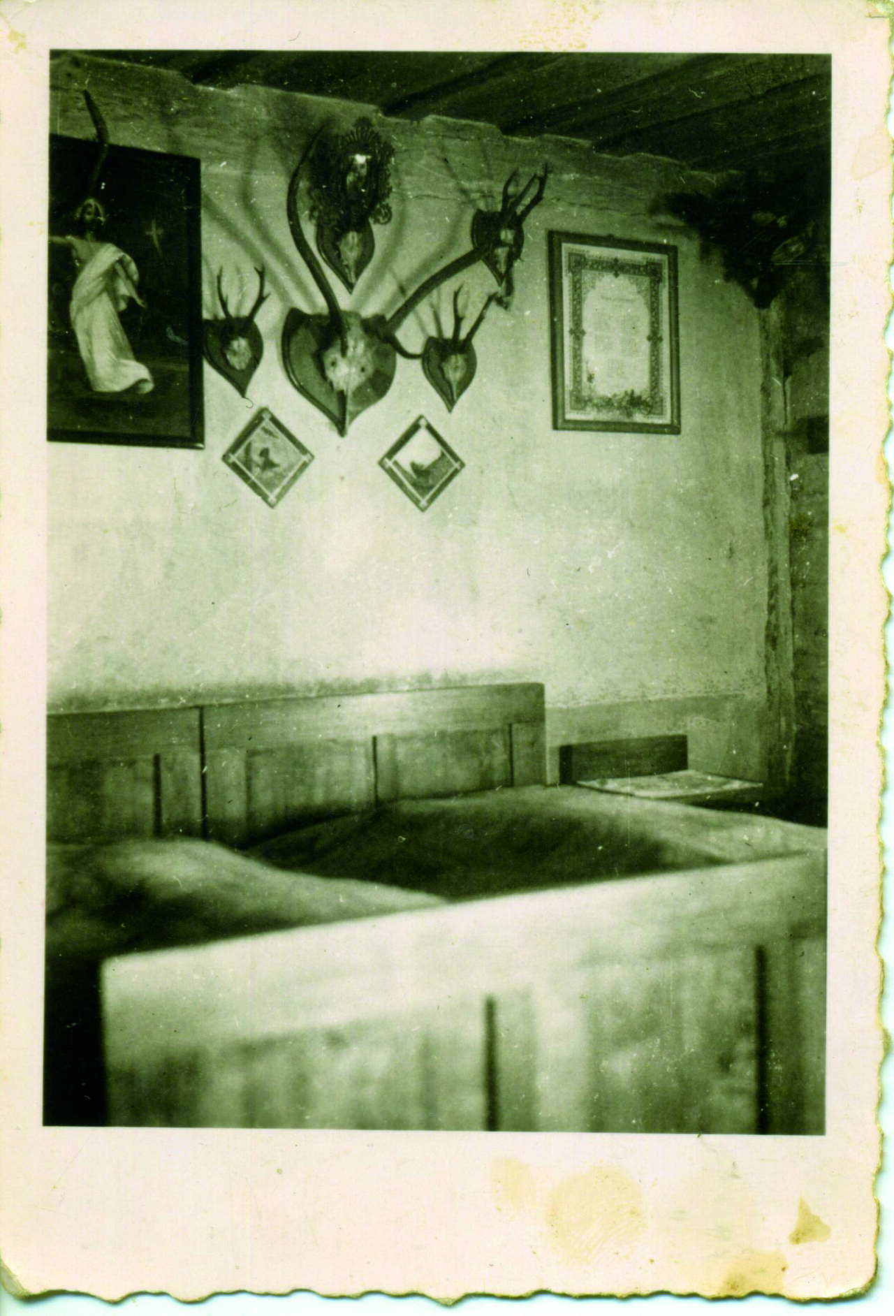 Heiligenbild, Hirschgeweih, Kastenbetten, Metnitz, Schlafzimmer